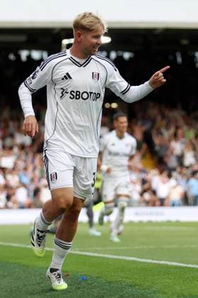 Fulham v Manchester United, ManU - Premier League Emile Smith Rowe of Fulham celebrates equalizing goal during the Premier League match between Fulham and Manchester United at Craven Cottage on August 24, 2025 in London, England. London Craven Cottage England United Kingdom Copyright: xNigelxFrench Sportsphoto APLx 14133635