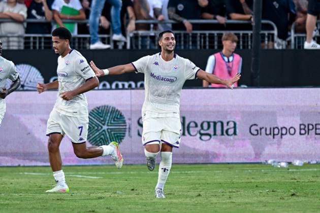 Fiorentina s Rolando Mandragora celebrates after scoring the goal during the Serie A soccer match between Cagliari Calcio and Fiorentina at the Unipol Domus in Cagliari, Sardinia - Sunday, 24 august 2025. - Soccer  Copyright: x Â®xGianlucaxZuddas LaPressex