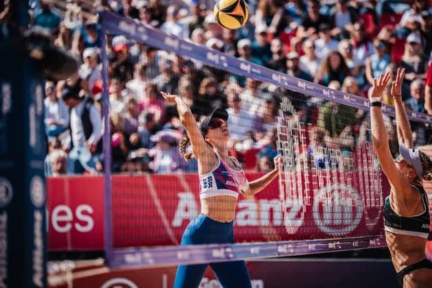 Beachvolleyball Frauen Allianz German Beach Tour 2025 Tourstop Berlin 24.08.2025 Lisa-Sophie Kotzan beim Angriff Berlin Funkhaus Beach Berlin Deutschland