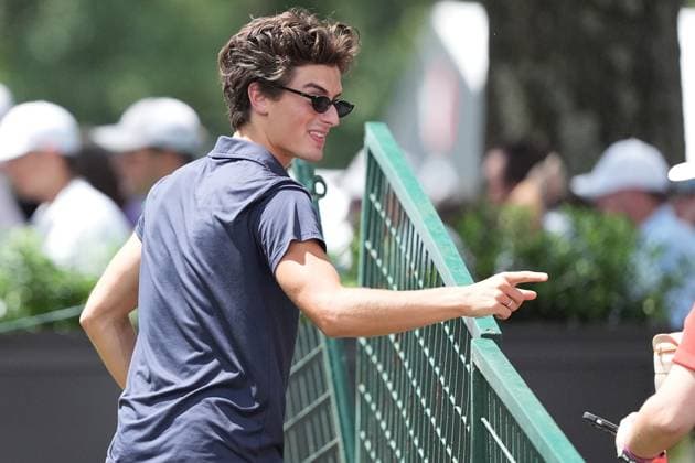 August 24, 2025, Atlanta, Georgia, USA: Actor Peter Dager greets fans during the final round of the 2025 TOUR Championship at East Lake Golf Club. Atlanta USA - ZUMAw109 20250824_fap_w109_012 Copyright: xDebbyxWongx