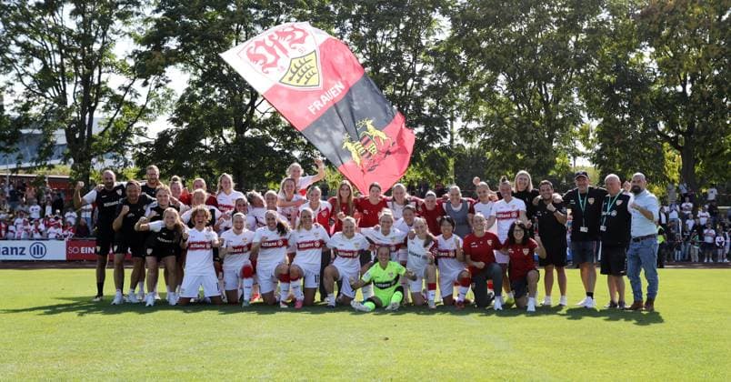 24.08.25 Frauen VfB Stuttgart - FC Bayern München II Deutschland, Stuttgart, 24.08.2025, Fussball, Frauen, 2. Bundesliga, VfB Stuttgart - FC Bayern München II (3:0): Siegermannschaft VfB Stuttgart Schlussjubel.