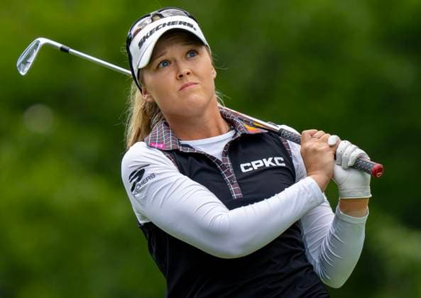 August 24, 2025, Mississauga, On, CANADA: Brooke Henderson of Canada watches her tee shot on the 3rd hole in the final round of the Canadian Women s Open at Mississauga Golf and Country Club in Mississauga, Ontario on Sunday August 24, 2025. Canada News - August 24, 2025  - ZUMAc35_ 20250824_zaf_c35_143 Copyright: xFrankxGunnx