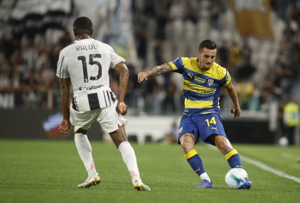 CALCIO - Serie A - Juventus FC vs Parma Calcio Emanuele Valeri of Parma Calcio 1913 during the Italian Serie A 2025 26 season, football match between Juventus FC and Parma Calcio 1913 on 24 August 2025 at Allianz Stadium in Turin, Italy. Photo Nderim Kaceli Turin Italy  Copyright: xIPAxSport ABACAx