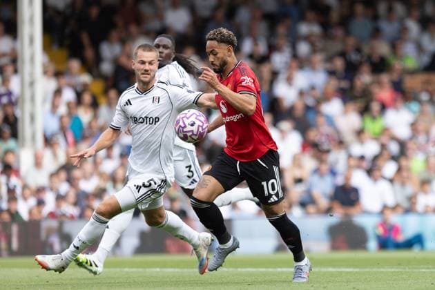Matheus Cunha of Manchester United, ManU through towards goal defended by Joachim Andersen of Fulham during the Premier League match between Fulham and Manchester United at Craven Cottage on August 24, 2025 in London, England. Copyright: xPedroxSoaresx xSPPx Sportspressphoto_SPR15770
