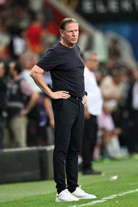 Zecorner Kayserispor v Galatasaray - Turkish Super Lig KAYSERI, TURKIYE - AUGUST 24: Head coach Markus Gisdol of Kayserispor gives tactics to players during Turkish Super Lig week 3 football match between Zecorner Kayserispor and Galatasaray at RHG EnerTurk Stadium in Kayseri, Turkiye on August 24, 2025. Sercan Kucuksahin Anadolu Kayseri Turkey. Editorial use only. Please get in touch for any other usage.  Copyright: x2025xAnadoluxSercanxKucuksahinx