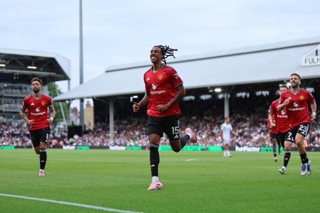 24th August 2025; Craven Cottage, Fulham, London, England; Premier League Football, Fulham versus Manchester United, ManU Leny Yoro of Manchester United celebrates after scoring his sides 1st goal in the 58th to make it 1-0  JohnxPatrickxFletcher