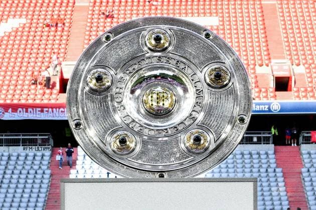 Fußball I Herren I Saison 2025-2026 I Bundesliga I 1. Spieltag I FC Bayern München - RB Leipzig I 22.08.2025 Die Meisterschale vor Spielbeginn auf dem Spielfeld. München Allianz-Arena (Werner-Heisenberg-Allee 25) Bayern Deutschland Copyright: xLobeca InesxHähnelx
