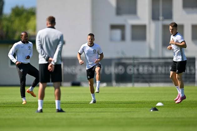 SOCCER - UEFA CL, Sturm vs Bodo GRAZ,AUSTRIA,25.AUG.25 - SOCCER - UEFA Champions League, play off, SK Sturm Graz FK Bodo Glimt, preview, training Sturm. Image shows Emanuel Aiwu, Tomi Horvat and Dimitri Lavalee (Sturm).  GEPAxpictures xAvnixRetkoceri