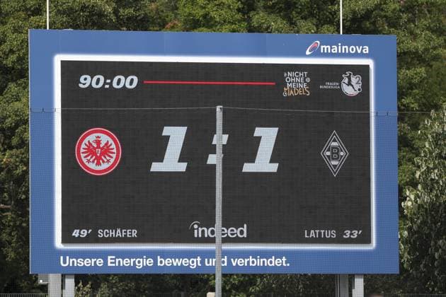 24.08.2025, xjcx, Frauen, Fussball, Saison 2025 2026, 2. Frauen-Bundesliga, 1. Spieltag: Eintracht Frankfurt II - Borussia Moenchengladbach Infotafel, Endstand Frankfurt am Main Stadion am Brentanobad Hessen Deutschland