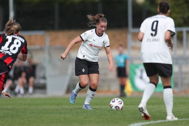 24.08.2025, xjcx, Frauen, Fussball, Saison 2025 2026, 2. Frauen-Bundesliga, 1. Spieltag: Eintracht Frankfurt II - Borussia Moenchengladbach Britt Maria Johanna Van Rijswijck ( 8, Borussia Mönchengladbach) Frankfurt am Main Stadion am Brentanobad Hessen Deutschland