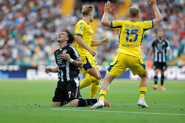 Udinese Calcio v Hellas Verona FC - Serie A Udinese s Iker Bravo plays against Hellas Verona s Victor Nelsson during the Italian Serie A Enilive soccer championship football match between Udinese and Hellas Verona at Bluenergy Stadium in Udine, Italy, on August 25, 2025. Udine Friuli Venezia Giulia Italy  Copyright: xMattiaxRadonix originalFilename:radoni-soccer20250825_nptOI.jpg