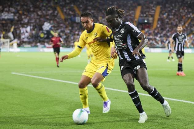 Giovane Santana do Nascimiento Giovane of Hellas Verona FC battle for the ball with Oumar Mickael Solet Bomawoko Solet of Udinese FC during Udinese Calcio FC vs Hellas Verona FC, 1Â° Serie A Enilive 2025-26 game at Bluenergy stadium in Udine (UD), Italy, on August 25, 2025.  Copyright: xDavidexCasentini IPAxSportx xipa-agency.netx xx IPA_63226566 IPA_Agency_IPA63226566