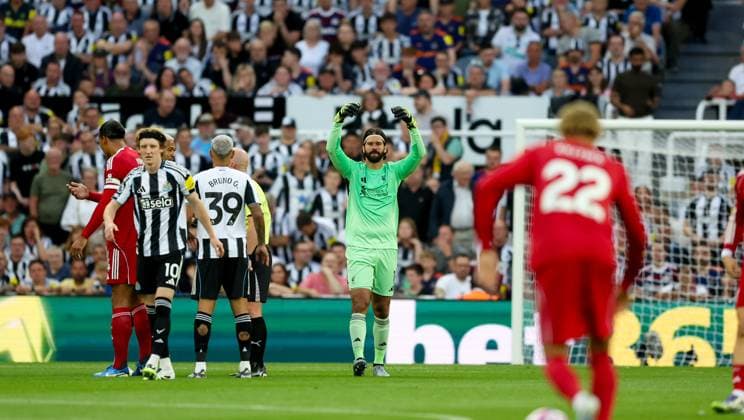 Newcastle United v Liverpool Premier League 25 08 2025. Liverpool goalkeeper Alisson Becker (1) during the Premier League match between Newcastle United and Liverpool at St. James s Park, Newcastle, England on 25 August 2025. Editorial use only DataCo restrictions apply See www.football-dataco.com , Copyright: xSimonxDaviesx PSI-22671-0060
