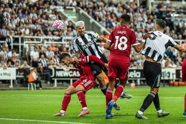 Premier League Newcastle United v Liverpool Bruno Guimaraes of Newcastle United scores to make it 1-2 during the Premier League match Newcastle United vs Liverpool at St. James s Park, Newcastle, United Kingdom, 25th August 2025 (Photo by Mark Cosgrove News Images) Newcastle St. James s Park Tyne and Wear United Kingdom Copyright: xMarkxCosgrove NewsxImagesx