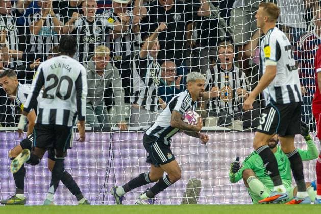 Football - FA Premier League - Newcastle United FC v Liverpool FC NEWCASTLE-UPON-TYNE, ENGLAND - Monday, August 25, 2025: Newcastle United s captain Bruno Guimaraes celebrates after scoring his team s first goal during the FA Premier League match between Newcastle United FC and Liverpool FC at St James Park. (Photo by David Rawcliffe Propaganda) NEWCASTLE-UPON-TYNE St James Park TYNE AND WEAR ENGLAND  Copyright: xDavidxRawcliffex P2025-08-25-Newcastle_Liverpool-115