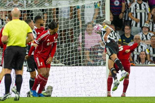 Football - FA Premier League - Newcastle United FC v Liverpool FC NEWCASTLE-UPON-TYNE, ENGLAND - Monday, August 25, 2025: Newcastle United s captain Bruno Guimaraes scores his team s first goal during the FA Premier League match between Newcastle United FC and Liverpool FC at St James Park. (Photo by David Rawcliffe Propaganda) NEWCASTLE-UPON-TYNE St James Park TYNE AND WEAR ENGLAND  Copyright: xDavidxRawcliffex P2025-08-25-Newcastle_Liverpool-120