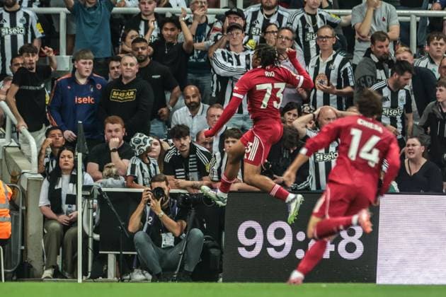 Premier League Newcastle United v Liverpool Rio Ngumoha of Liverpool celebrates his goal to make it 2-3 at just 16 years old during the Premier League match Newcastle United vs Liverpool at St. James s Park, Newcastle, United Kingdom, 25th August 2025 (Photo by Mark Cosgrove News Images) Newcastle St. James s Park Tyne and Wear United Kingdom Copyright: xMarkxCosgrove NewsxImagesx