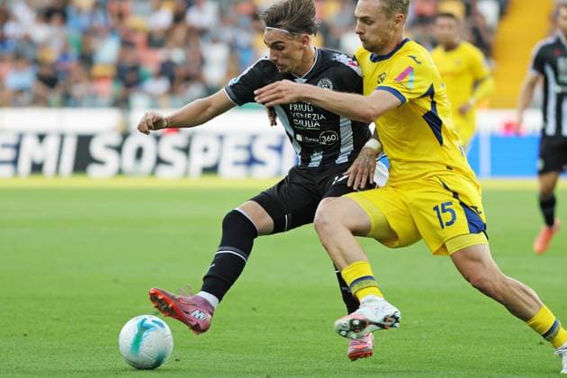 UdineseÕs Iker Bravo fights for the ball with Hellas Verona s Victor Nellson during the Serie A soccer match between Udinese and Hellas Verona at the Bluenergy Stadium in Udine, north east Italy - Monday, August 25,2026 - soccer  Copyright: xAndreaxBressanutti LaPressex