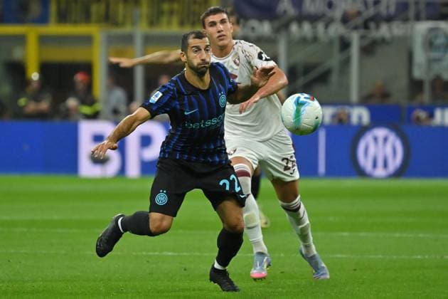 CALCIO - Serie A - Inter - FC Internazionale vs Torino FC Henrikh Mkhitaryan of Inter,Cesare Casadei of Torino during the serie A match between FC Inter v Torino FC at San Siro stadium Mattia Vian during Inter - FC Internazionale vs Torino FC, Italian soccer Serie A match in Milan, Italy, August 25 2025 Milan Italy  Copyright: xIPAxSport ABACAx