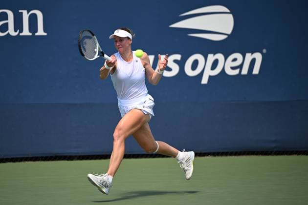 (250826) -- NEW YORK,, Aug. 26, 2025 -- Liudmila Samsonova of Russia returns a shot during the women s singles first round match against Yuan Yue of China at the 2025 US Open tennis championships in New York, the United States, on Aug. 25, 2025. ) (SP)U.S.-NEW YORK-TENNIS-US OPEN-WOMEN S SINGLES LixRui 