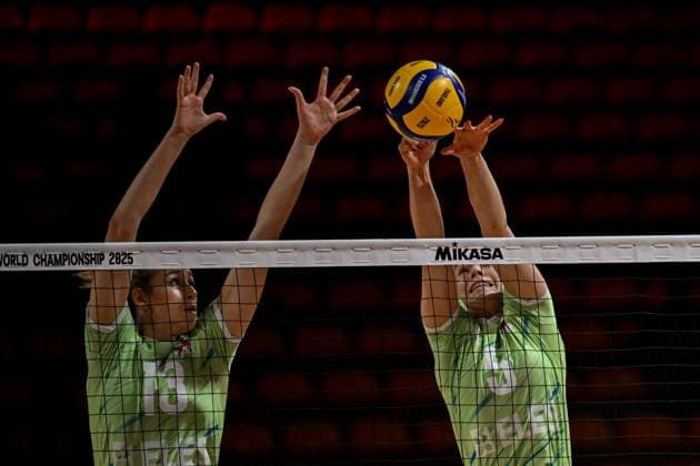 Argentina v Slovenia - FIVB Women s Volleyball World Championship, WM, Weltmeisterschaft NAKHON RATCHASIMA, THAILAND - AUGUST 26: Nika Milosic (13) and Lorena Lorber Fijok (5) of Slovenia in action during the FIVB Women s Volleyball World Championship match between Argentina and Slovenia at Korat Chatchai Hall in Nakhon Ratchasima, Thailand, on August 26, 2025. Mustafa Hatipoglu Anadolu Nakhon Ratchasima Thailand. Editorial use only. Please get in touch for any other usage.  Copyright: x2025xAnadoluxMustafaxHatipoglux