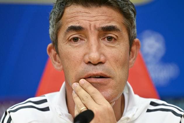 Ahead of Benfica v Fenerbahce - UEFA Champions League LISBON, PORTUGAL - AUGUST 26: Head coach Bruno Lage of Benfica answers the questions of journalists after the training session at the club s facility ahead of the UEFA Champions League play-off second leg match against Fenerbahce in Lisbon, Portugal, on August 26, 2025. Burak Akbulut Anadolu Lisbon Portugal. Editorial use only. Please get in touch for any other usage.  Copyright: x2025xAnadoluxBurakxAkbulutx