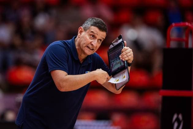 250826 head coach Lorenzo Micelli of Sweden during the women s volleyball World Championship, WM, Weltmeisterschaft match between Sweden and Egypt on August 26, 2025 in Bangkok. Photo: Kaikungwon Duanjumroon BILDBYRAN kod XY XY0070 volleyboll volleyball landslaget egypt sverige egypten national team, Nationalteam sweden dam bbeng vm world championship Copyright: KaikungwonxDuanjumroon BB250826BB243