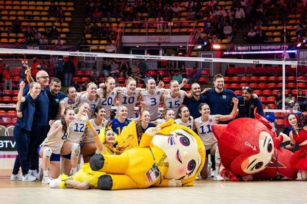 250826 Players of Sweden after the women s volleyball World Championship, WM, Weltmeisterschaft match between Sweden and Egypt on August 26, 2025 in Bangkok. Photo: Kaikungwon Duanjumroon BILDBYRAN kod XY XY0070 volleyboll volleyball landslaget egypt sverige egypten national team, Nationalteam sweden dam bbeng vm world championship Copyright: KaikungwonxDuanjumroon BB250826BB257