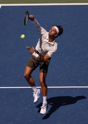 Lorenzo Musetti of Italy in action 2025 US Open, Day Three, USTA Billie Jean King National Tennis Center, New York, USA - 26 Aug 2025New York USTA Billie Jean King National T New York (NY) United States of America  Copyright: xJavierxGarcia Shutterstockx 15451865bq