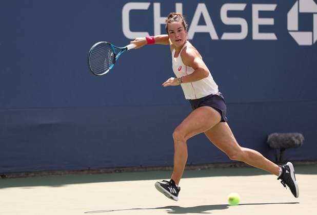 Lois Boisson of France in action 2025 US Open, Day Three, USTA Billie Jean King National Tennis Center, New York, USA - 26 Aug 2025New York USTA Billie Jean King National T New York (NY) United States of America  Copyright: xJavierxGarcia Shutterstockx 15451865bp