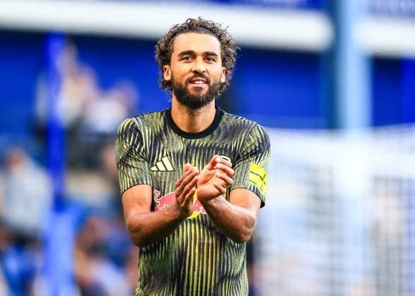 Carabao Cup Sheffield Wednesday v Leeds United Dominic Calvert-Lewin of Leeds United in the pregame warmup session during the Carabao Cup match Sheffield Wednesday vs Leeds United at Hillsborough, Sheffield, United Kingdom, 26th August 2025 (Photo by Richard Bierton News Images) Sheffield Hillsborough South Yorkshire United Kingdom Copyright: xRichardxBierton NewsxImagesx