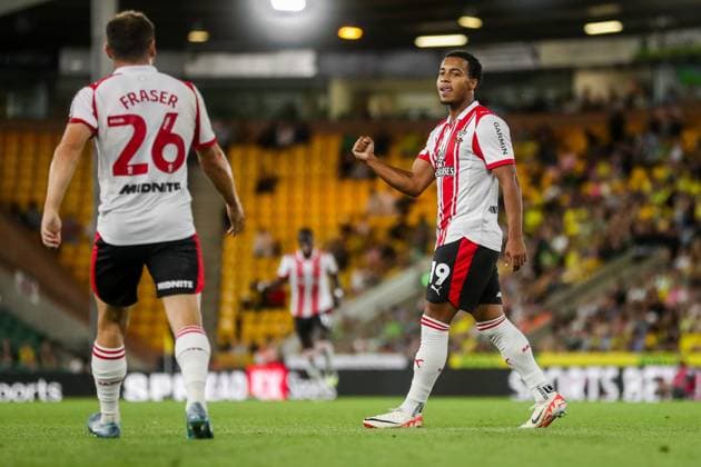 Carabao Cup Norwich City v Southampton Cameron Archer of Southampton celebrates his goal to make it 0-1 during the Carabao Cup match Norwich City vs Southampton at Carrow Road, Norwich, United Kingdom, 26th August 2025 (Photo by Izzy Poles News Images) Norwich Carrow Road Norfolk United Kingdom Copyright: xIzzyxPoles NewsxImagesx