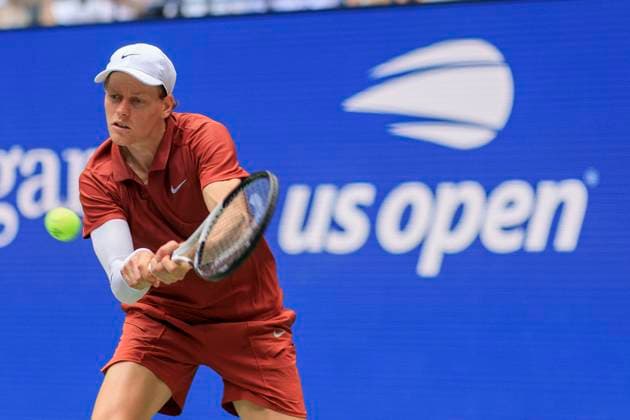 August 26, 2025, Flushing Meadows, New York, USA: Jannik Sinner hits a double backhand return during a match against Vit Kopriva on Day 3 of the 2025 US Open at USTA Billie Jean King National Tennis Center on Tuesday August 26, 2025 in the Flushing neighborhood of the Queens borough of New York City. JAVIER ROJAS PI Flushing Meadows USA - ZUMAp124 20250826_zaa_p124_065 Copyright: xJavierxRojasx