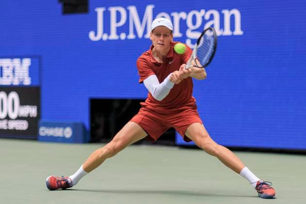 August 26, 2025, Flushing Meadows, New York, USA: Jannik Sinner hits a double backhand return during a match against Vit Kopriva on Day 3 of the 2025 US Open at USTA Billie Jean King National Tennis Center on Tuesday August 26, 2025 in the Flushing neighborhood of the Queens borough of New York City. JAVIER ROJAS PI Flushing Meadows USA - ZUMAp124 20250826_zaa_p124_068 Copyright: xJavierxRojasx