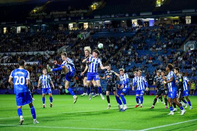 Sheffield Wednesday FC v Leeds United FC, Carabao Cup, 2nd Round Leeds United defender Sebastiaan Bornauw (23) heads at goal George Brown defends during the Sheffield Wednesday FC v Leeds United FC Carabao Cup, 2nd Round match at Hillsborough Stadium, Sheffield, England, United Kingdom on 26 August 2025 Credit: Phil Duncan Every Second Media Editorial use only. All images are copyright Every Second Media Limited. No images may be reproduced without prior permission. All rights reserved. Premier League and Football League images are subject to licensing agreements with Football DataCo Limited. see https: www.football-dataco.com Copyright: xIMAGO EveryxSecondxMediax ESM-1563-0039 PhilxDuncanx xEveryxSecondxMediax
