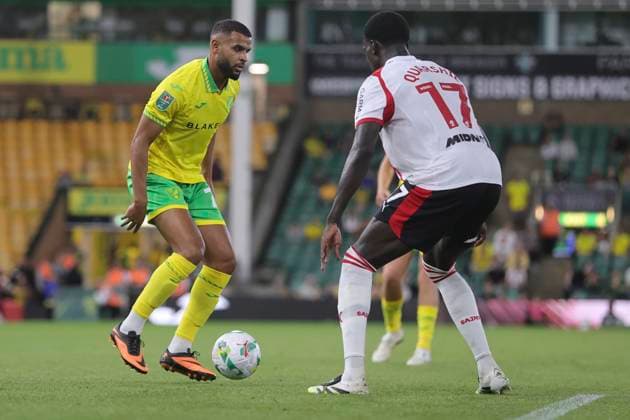 Norwich City v Southampton Carabao Cup Anis Ben Slimane of Norwich and Joshua Quarshie of Southampton in action during the Carabao Cup Second Round match at Carrow Road, Norwich UK Newspapers OUT Copyright: xPaulxChestertonx FIL-22146-0052