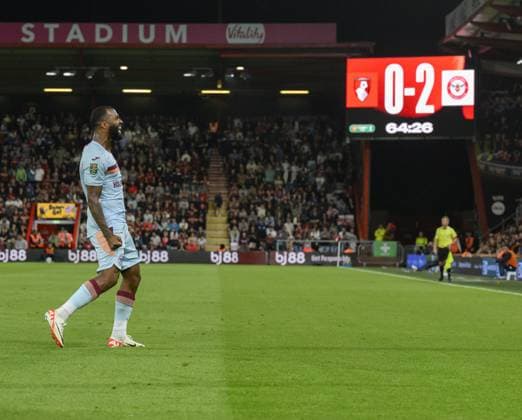 Bournemouth, England, August 26, 2025: Brentford s Igor Thiago celebrates scoring his side s second goal during the Carabao Cup 2025 26 Round 2 match between AFC Bournemouth and Brentford FC at the Vitality Stadium in Bournemouth, England. (Photo by David Horton Sports Press Photo) Copyright: xDavidxHorton SportsxPressxPhotox Sportspressphoto_SPR16893