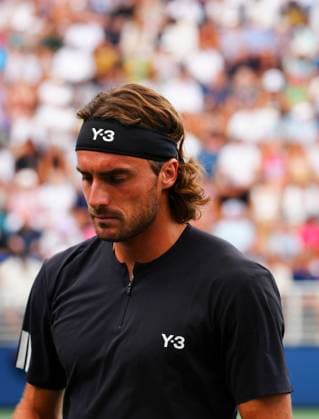 Stefanos Tsitsipas cuts a dejected figure during his first round match 2025 US Open, Day Three, USTA Billie Jean King National Tennis Center, New York, USA - 26 Aug 2025New York USTA Billie Jean King National T New York (NY) United States of America  Copyright: xJavierxGarcia Shutterstockx 15451865di