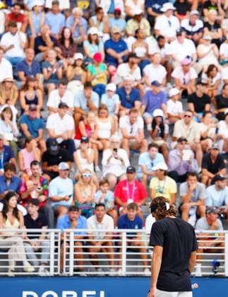 Stefanos Tsitsipas cuts a dejected figure during his first round match 2025 US Open, Day Three, USTA Billie Jean King National Tennis Center, New York, USA - 26 Aug 2025New York USTA Billie Jean King National T New York (NY) United States of America  Copyright: xJavierxGarcia Shutterstockx 15451865dc