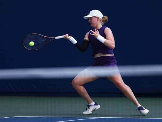 2025 US Open Tennis Championships, Day Three, Billy Jean-King Tennis Centre, Flushing Meadows, New York, USA, 26 08 2025 Francesca Jones (GBR) in action during her first round match against Eva Lys (GER) in the 2025 US Open at Flushing Meadows New York Billy Jean King Tennis Centre, Flushing Meadows New York USA Copyright: xMarkxGreenwoodx