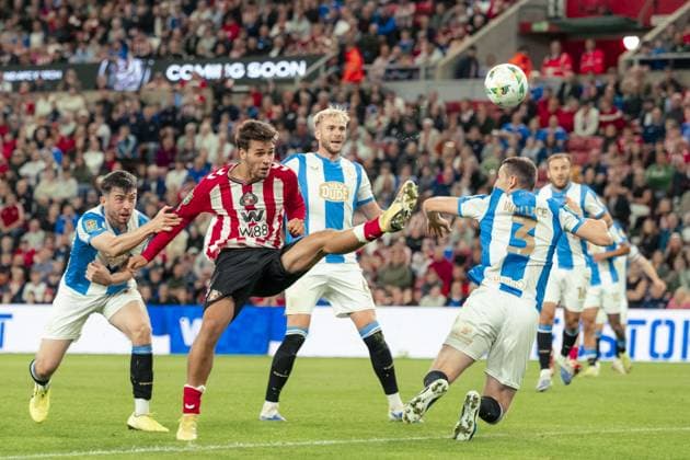 SUNDERLAND, ENGLAND - AUG 26: Marc Guiu of Sunderland shoots during the Carabao Cup 2024 25 League match between Sunderland and Huddersfield Town at Stadium of Light on August 26th 2025 in Sunderland, England. Copyright: xRichardxCallis SPPx Sportspressphoto_SPR16950