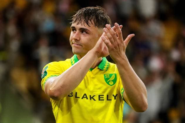 Carabao Cup Norwich City v Southampton Matej Jurasek of Norwich City acknowledges the fans during the Carabao Cup match Norwich City vs Southampton at Carrow Road, Norwich, United Kingdom, 26th August 2025 (Photo by Izzy Poles News Images) Norwich Carrow Road Norfolk United Kingdom Copyright: xIzzyxPoles NewsxImagesx