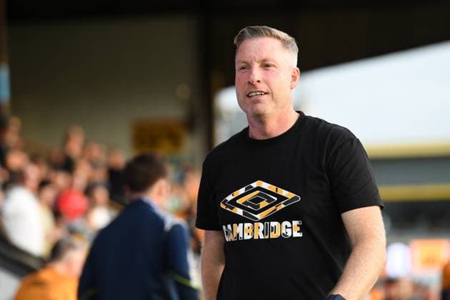 Cambridge United v Charlton Athletic Carabao Cup Cambridge United Head Coach Neil Harris during the Carabao Cup Second Round match at the Cledara Abbey Stadium, Cambridge UK Newspapers OUT Copyright: xMartynxHaworthx FIL-22145-0161