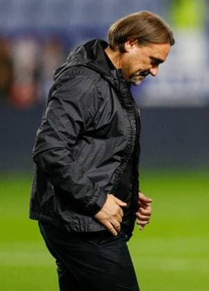 Sheffield Wednesday v Leeds United Carabao Cup Leeds United manager Daniel Farke looks dejected following his teams defeat in the Carabao Cup Second Round match at Hillsborough, Sheffield UK Newspapers OUT Copyright: xMaxxTomlinsonx FIL-22148-0070