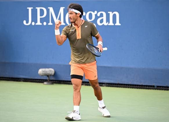 (250827) -- NEW YORK, Aug. 27, 2025 -- Bu Yunchaokete of China celebrates scoring during the men s singles first round match against Valentin Royer of France at the 2025 US Open tennis championships in New York, the United States, on Aug. 25, 2025. ) (SP)U.S.-NEW YORK-TENNIS-US OPEN-MEN S SINGLES LixRui 
