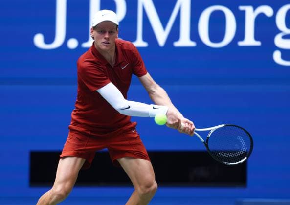 2025 US Open Tennis Championships, Day Three, Billy Jean-King Tennis Centre, Flushing Meadows, New York, USA, 26 08 2025 Jannik Sinner (ITA) in action during his first round match against Vit Kopriva (CZE) in the 2025 US Open at Flushing Meadows New York Billy Jean King Tennis Centre, Flushing Meadows New York USA Copyright: xMarkxGreenwoodx
