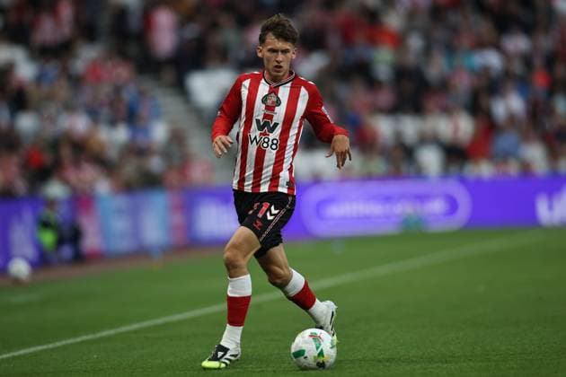 Sunderland v Huddersfield Town - Carabao Cup Second Round Chris Rigg of Sunderland plays during the Carabao Cup match between Sunderland and Huddersfield Town at the Stadium Of Light in Sunderland, England, on August 26, 2025. Sunderland Tyne and Wear United Kingdom  Copyright: xMIxNewsx originalFilename:fletcher-sunderla250826_npam6.jpg