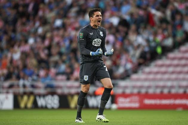 Sunderland v Huddersfield Town - Carabao Cup Second Round Lee Nicholls of Huddersfield Town celebrates his opening goal during the Carabao Cup match between Sunderland and Huddersfield Town at the Stadium Of Light in Sunderland, England, on August 26, 2025. Sunderland Tyne and Wear United Kingdom  Copyright: xMIxNewsx originalFilename:fletcher-sunderla250826_nprRK.jpg