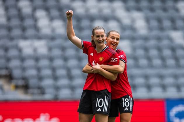 250827 Elisabeth Terland and Julia Zigiotti Olme of Manchester United, ManU celebrate after 1-0 during the UEFA Women s Champions League qualifying match between Manchester United and PSV Eindhoven on August 27, 2025 in Stockholm. Photo: Jonathan Näckstrand BILDBYRAN COP 94 JN0223 fotboll football soccer fotball uefa womens champions league manchester united wfc psv eindhoven dam bbeng jubel celebration Copyright: JONATHANxNÄCKSTRAND BB250827JN003