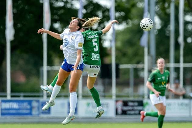 UEFA Women s Champions League Second Qualifying Round Semi-Final, Sportpark Schreurserve, Enschede, The Netherlands 27 8 2025 Athlone Town vs Breidablik Madison Gibson of Athlone Town AFC and Samantha Rose Smith of BreiÃ°ablik battles for the ball Madison Gibson and Samantha Rose Smith 27 8 2025  Copyright: x INPHO FrankxUijlenbroekx FU1_5857 20250827